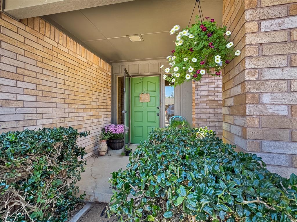 2302 Lindenwood Lane Property Photo 11