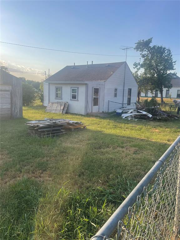 230 E Broadway Street Property Photo 4