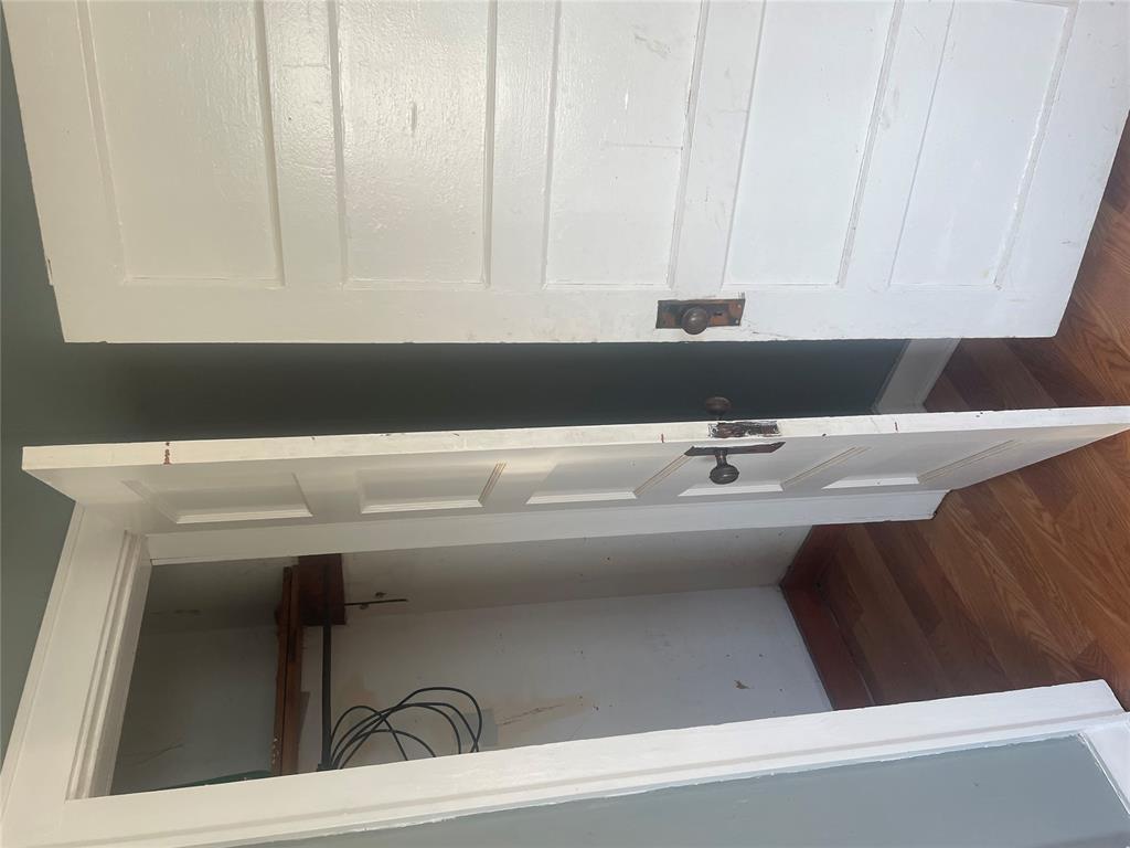 230 E Broadway Street Property Photo 5