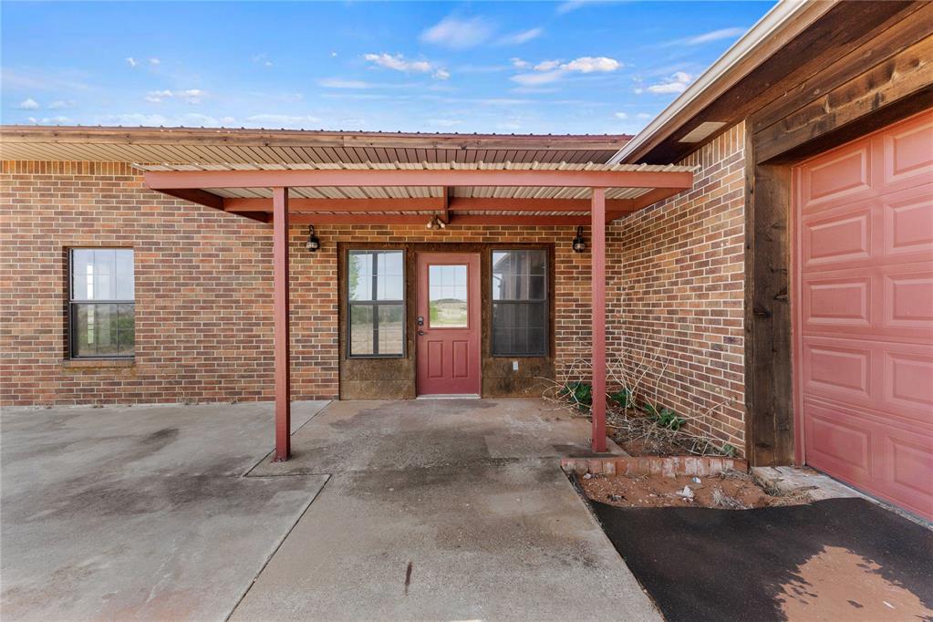 12168 N Us 281 Highway Property Photo 1