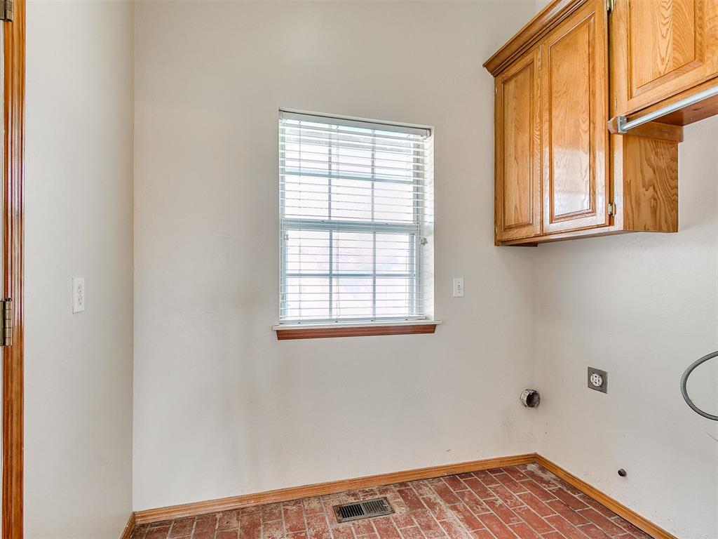 2517 Mission Road Property Photo 24