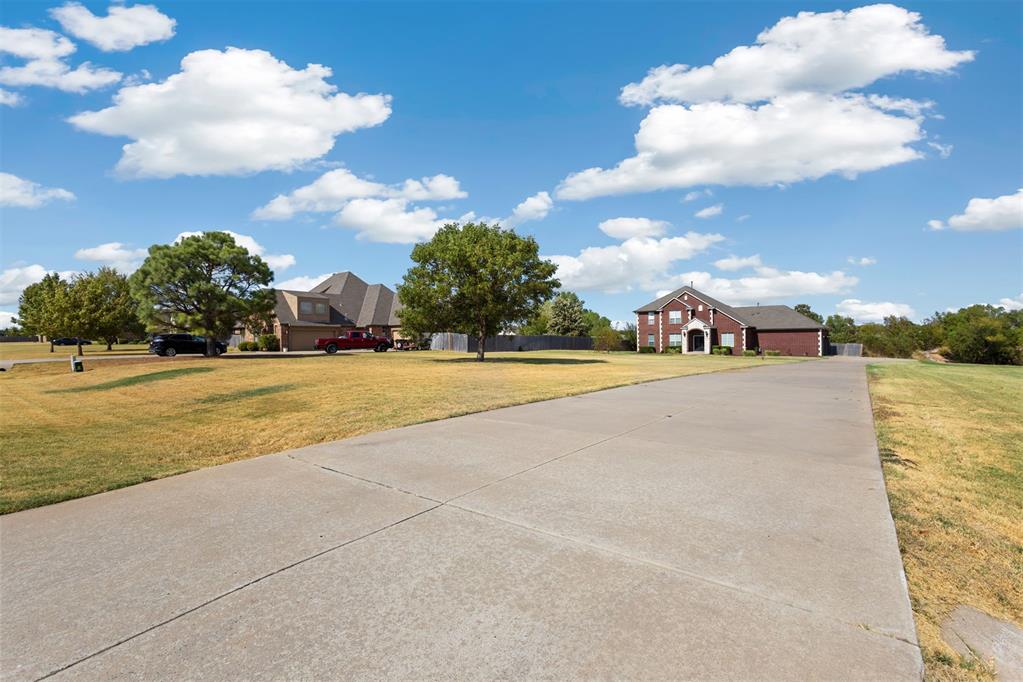 4613 Southcreek Road Property Photo 2