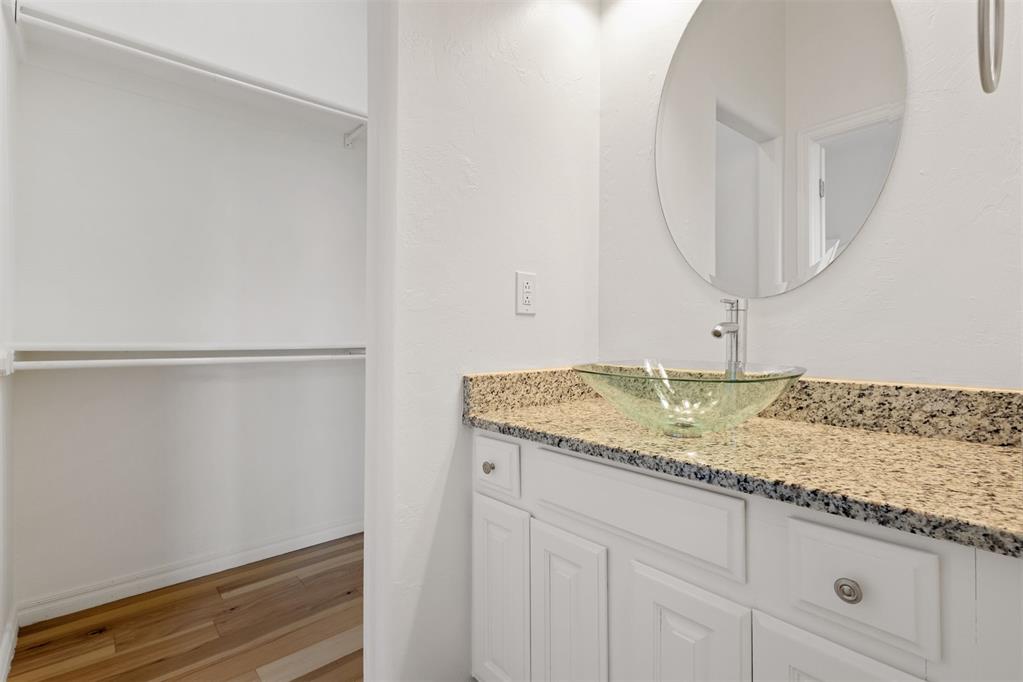 4613 Southcreek Road Property Photo 39