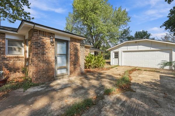 1250077 Property Photo 2