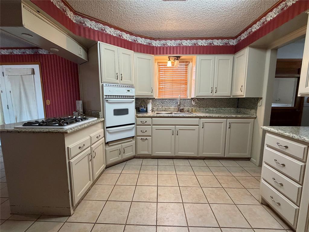 216 S 7th Street Property Photo 6