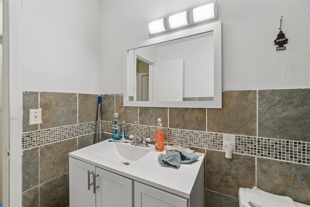 8625 Ne 17th Street Property Photo 17