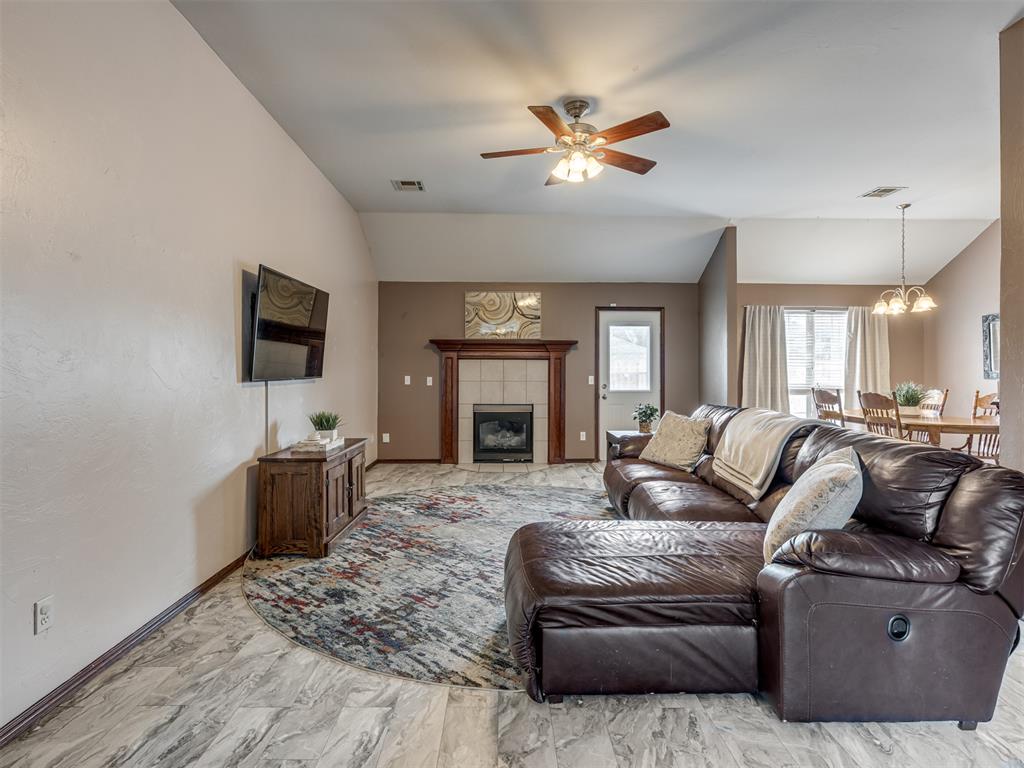 11712 Sw 7th Street Property Photo 6