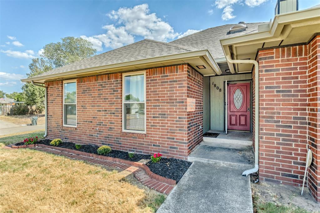 1808 Goldenrod Lane Property Photo 3