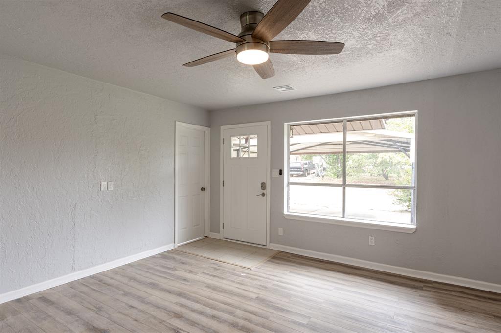 2605 Queensbury Road Property Photo 9