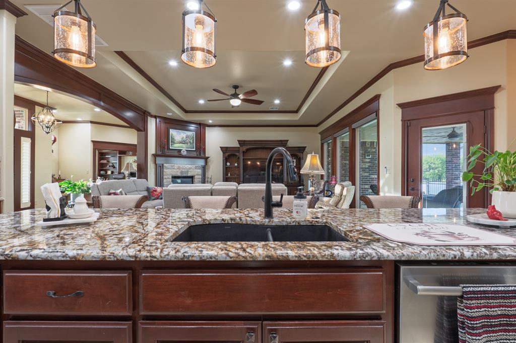 5728 Winding Creek Road Property Photo 8