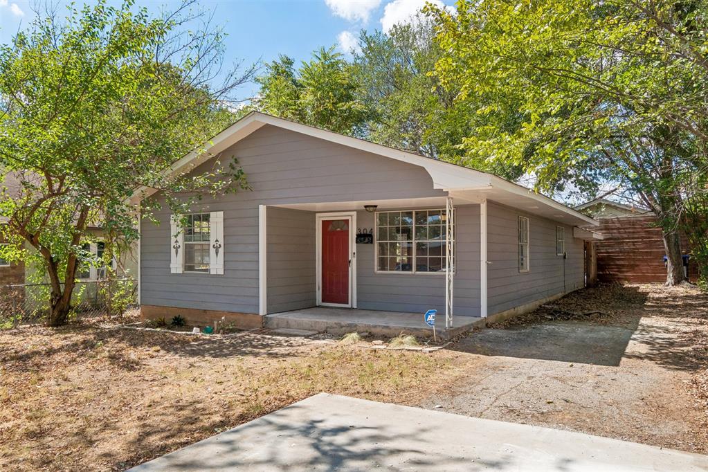 304 S Fourth Street Property Photo 4