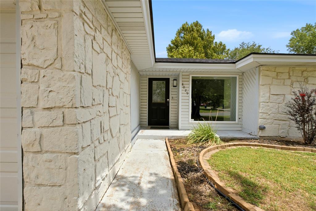 8029 Nw 89th Street Property Photo 2