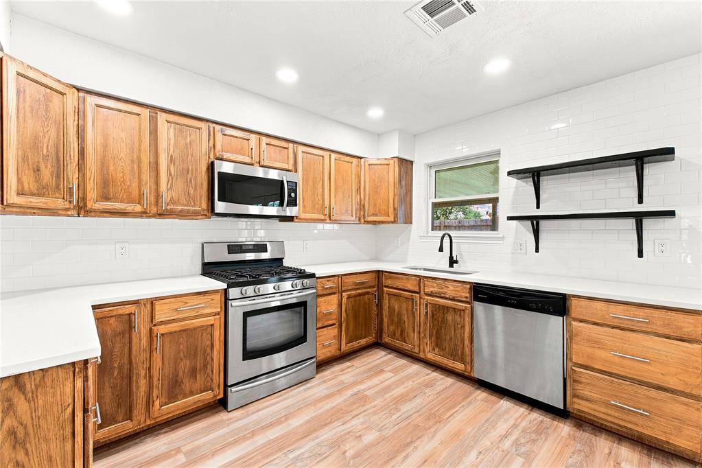 8029 Nw 89th Street Property Photo 13