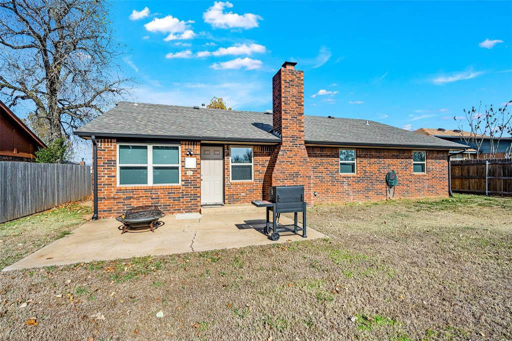 512 Wood Hollow Lane Property Photo 2