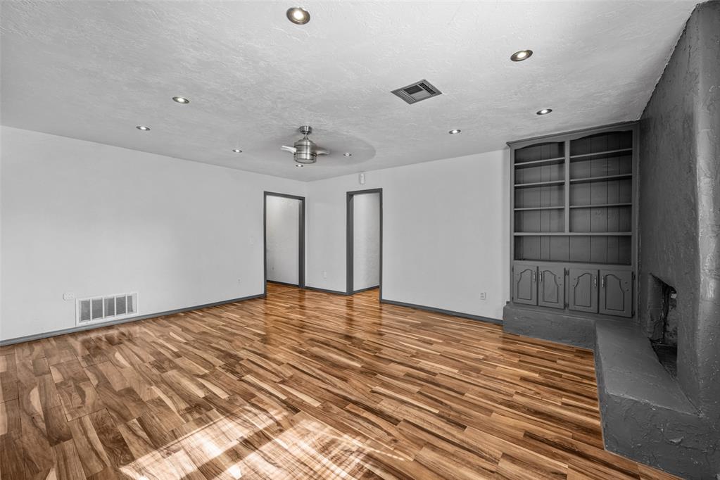 512 Wood Hollow Lane Property Photo 6