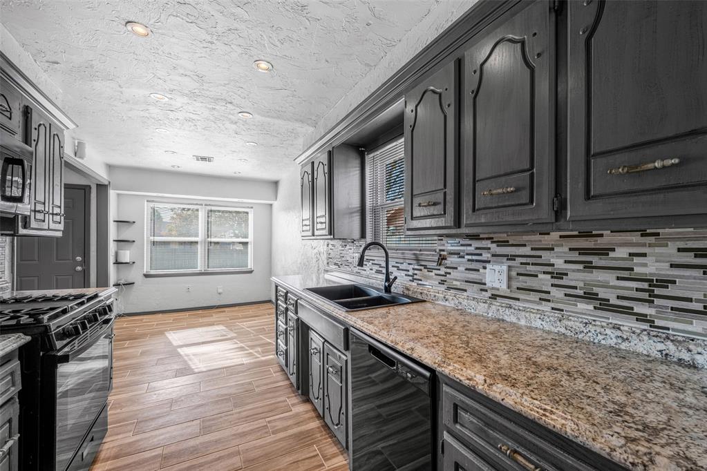 512 Wood Hollow Lane Property Photo 9