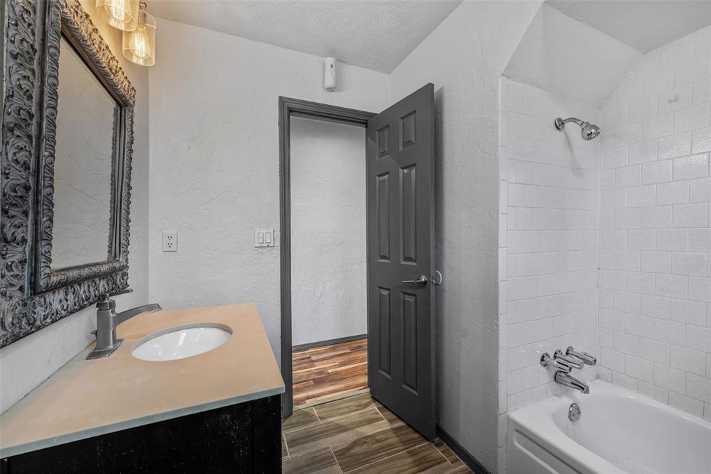 512 Wood Hollow Lane Property Photo 17