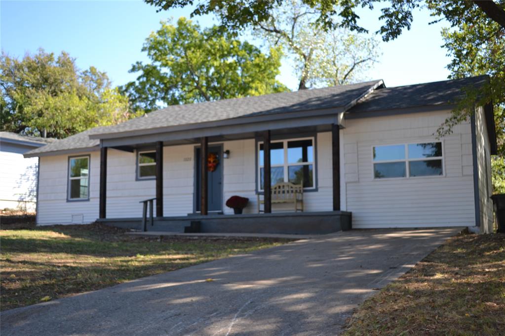1020 Hickory Lane Property Photo 3