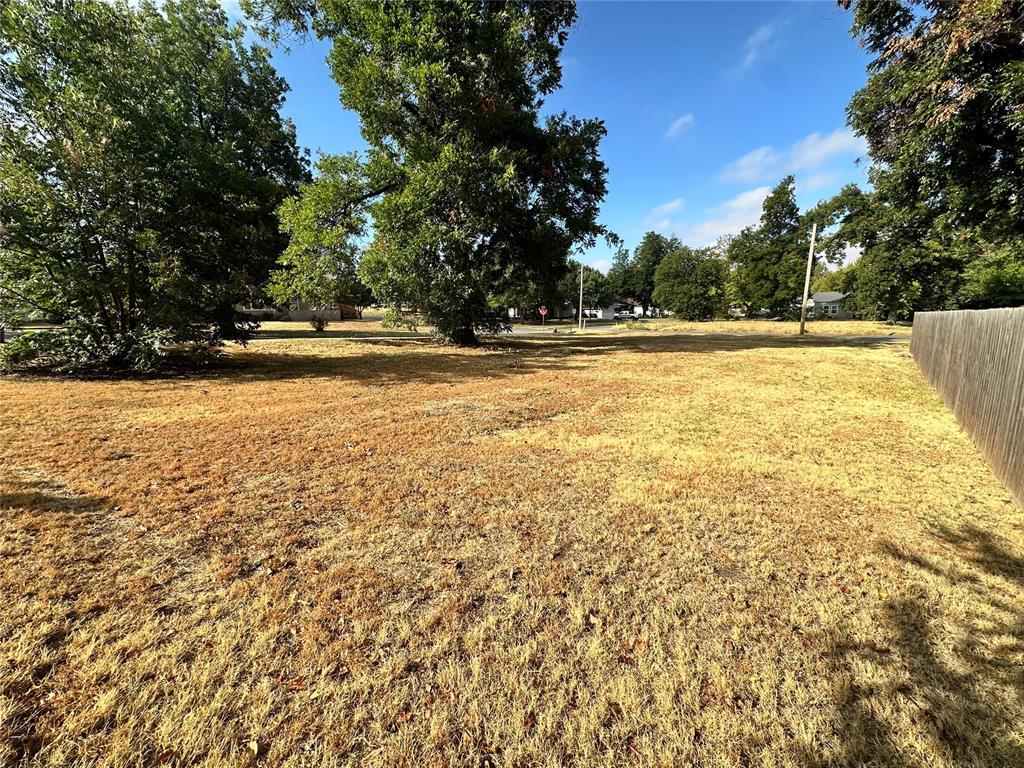 627 S 8th Street Property Photo 4