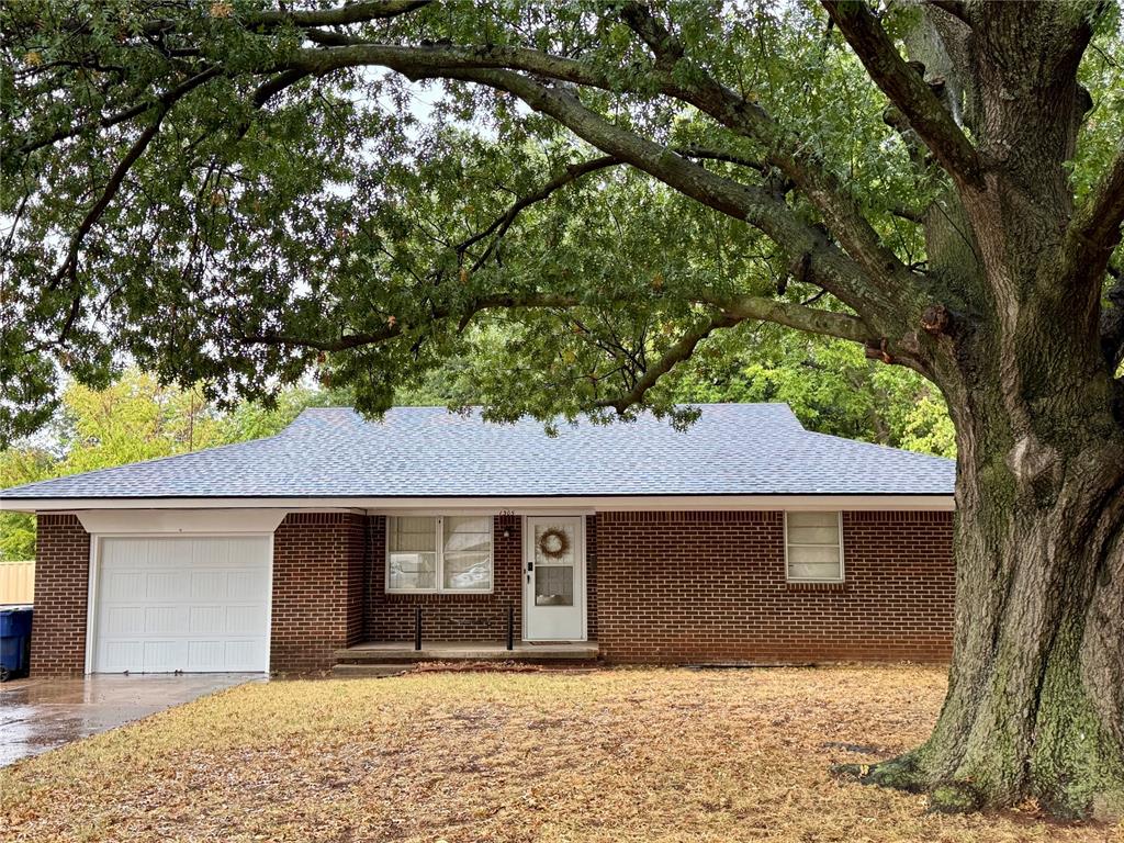 1305 S 10th Street Property Photo 2