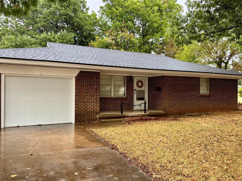 1305 S 10th Street Property Photo 3