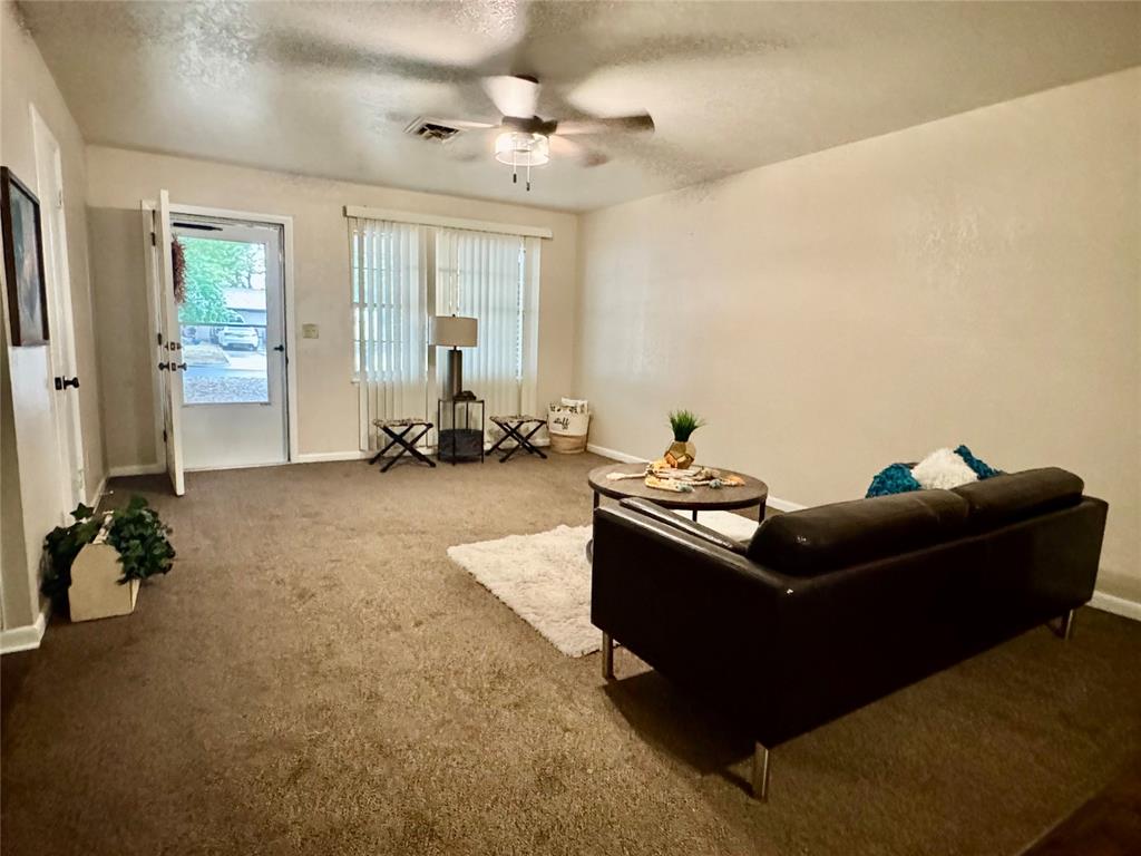 1305 S 10th Street Property Photo 4