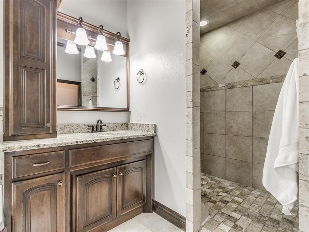 2217 Crestwood Drive Property Photo 24