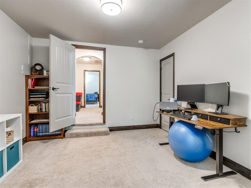 2217 Crestwood Drive Property Photo 34