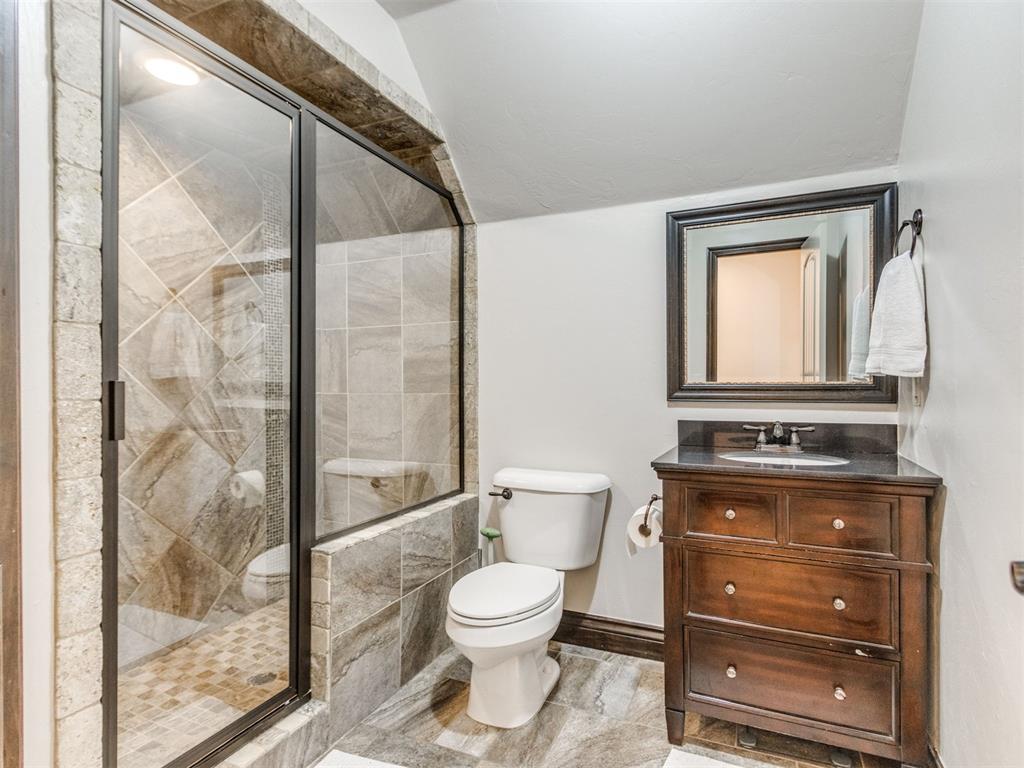 2217 Crestwood Drive Property Photo 36