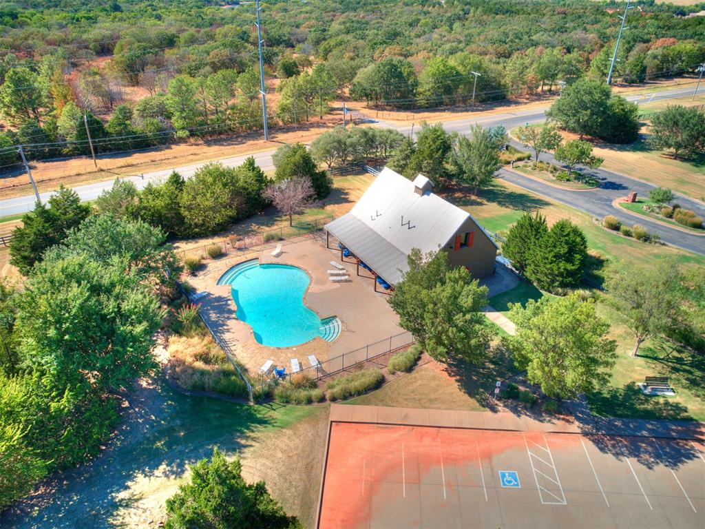 2217 Crestwood Drive Property Photo 49