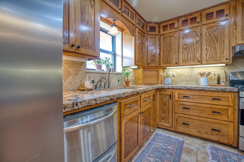 605 Hoehner Avenue Property Photo 13