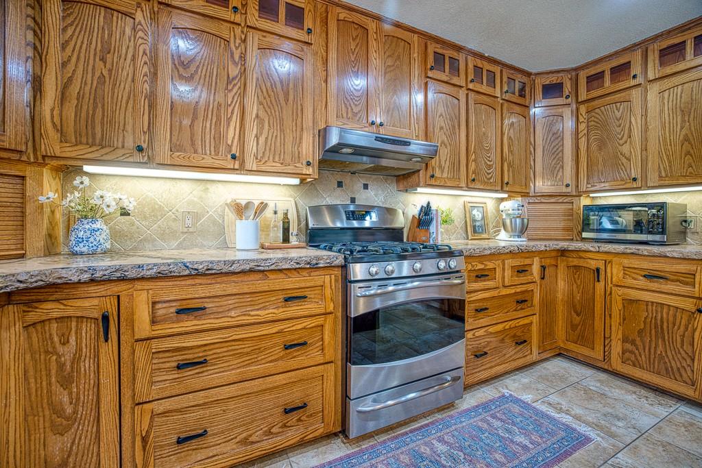 605 Hoehner Avenue Property Photo 14