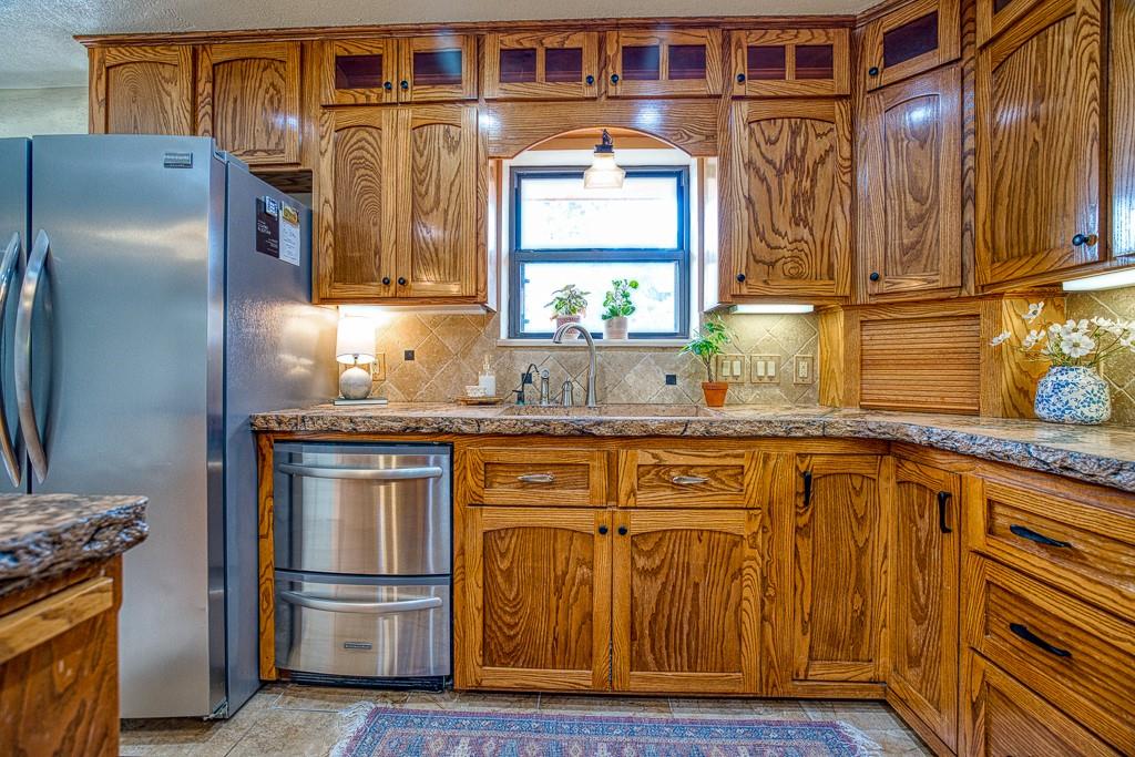 605 Hoehner Avenue Property Photo 15