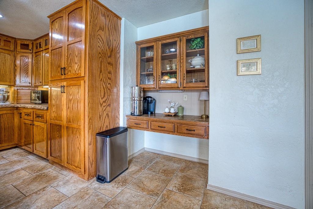 605 Hoehner Avenue Property Photo 17