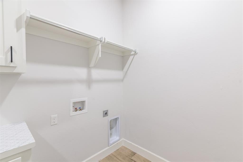 5904 Nw 158th Street Property Photo 25