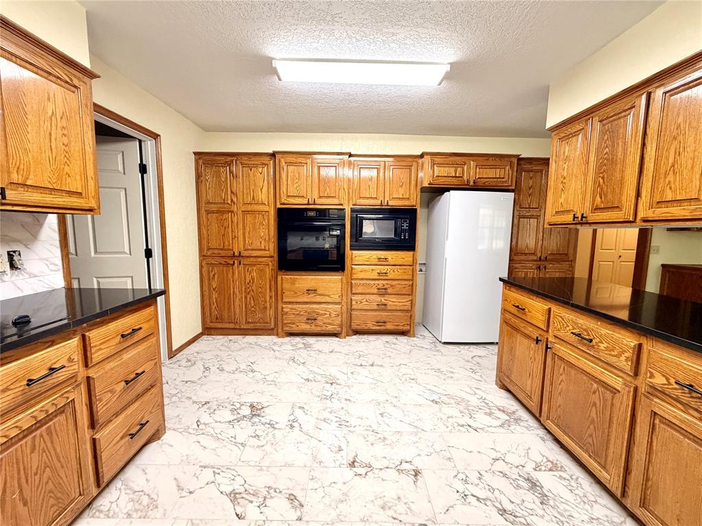 13440 Hedy Avenue Property Photo 10