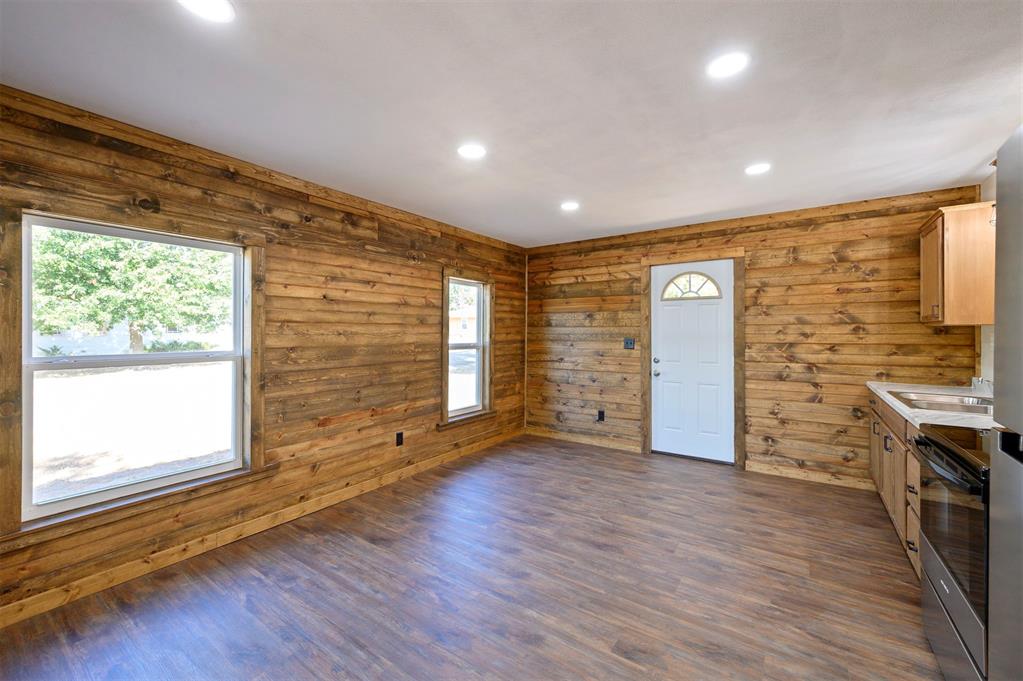 211 W Boston Avenue Property Photo 22