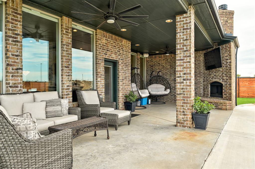 311 Scissortail Lane Property Photo 32
