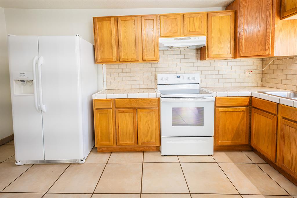 603 E Charles Street Property Photo 5