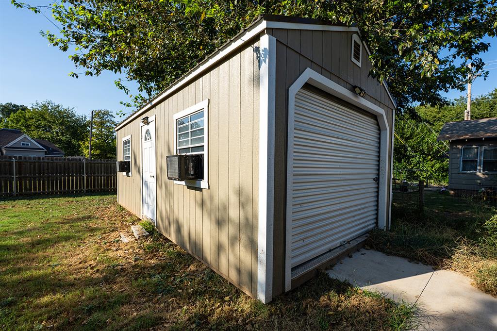 603 E Charles Street Property Photo 26