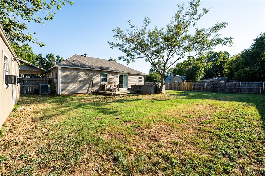 603 E Charles Street Property Photo 27