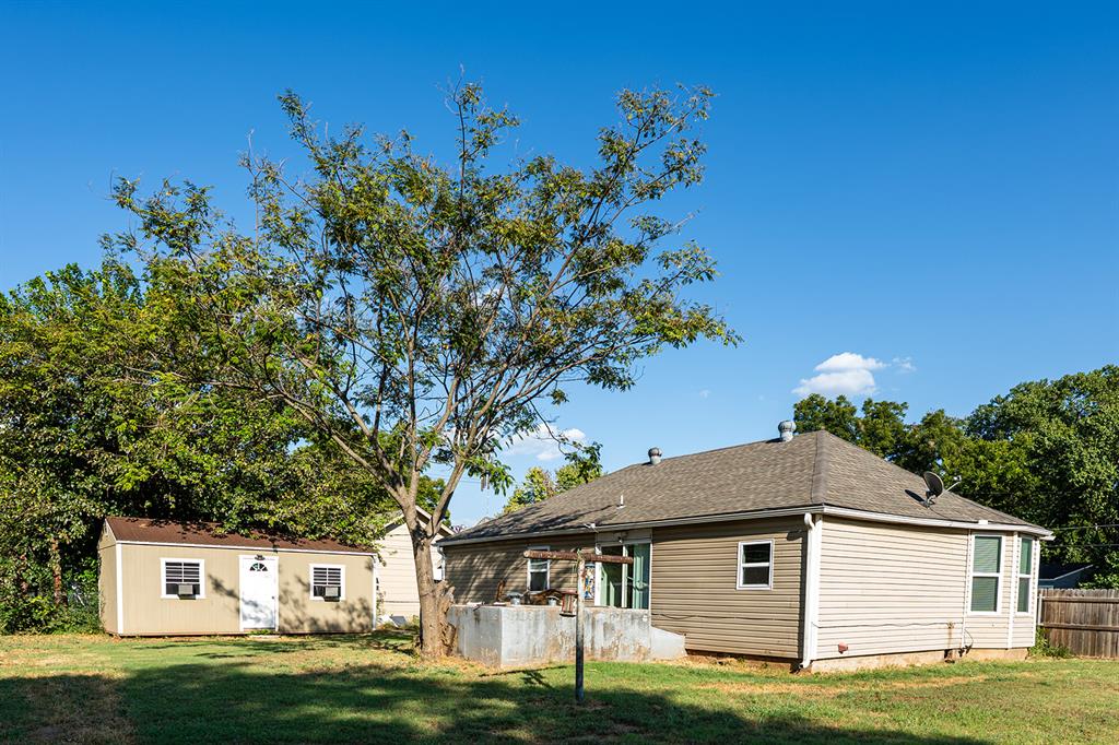 603 E Charles Street Property Photo 29