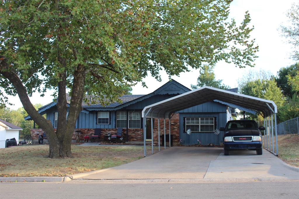 408 English Drive Property Photo 2