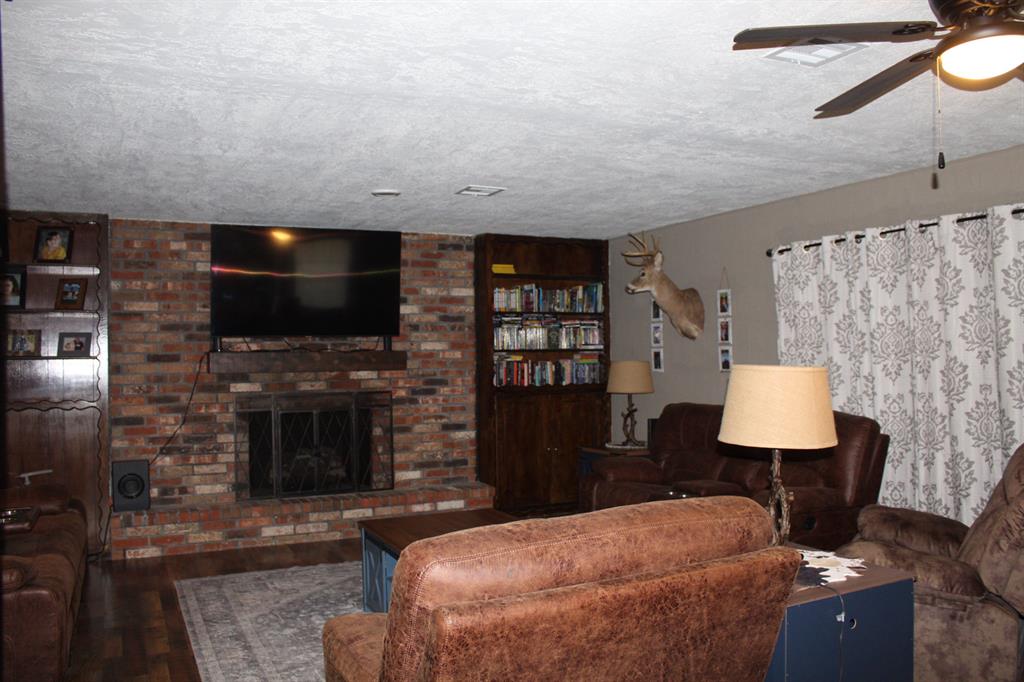 408 English Drive Property Photo 9