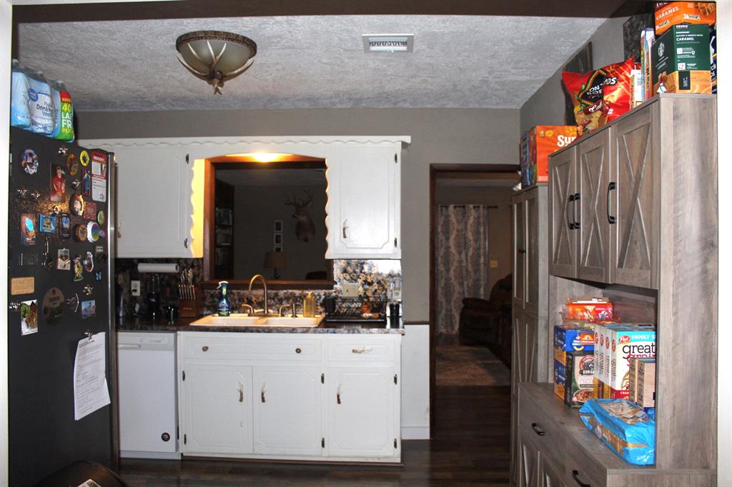 408 English Drive Property Photo 14