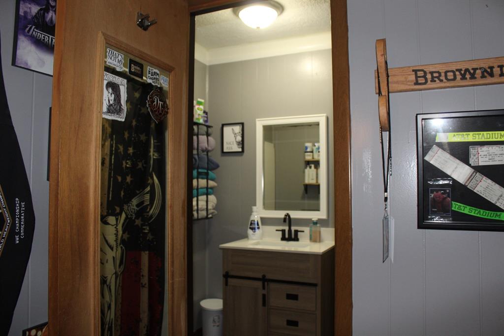 408 English Drive Property Photo 15