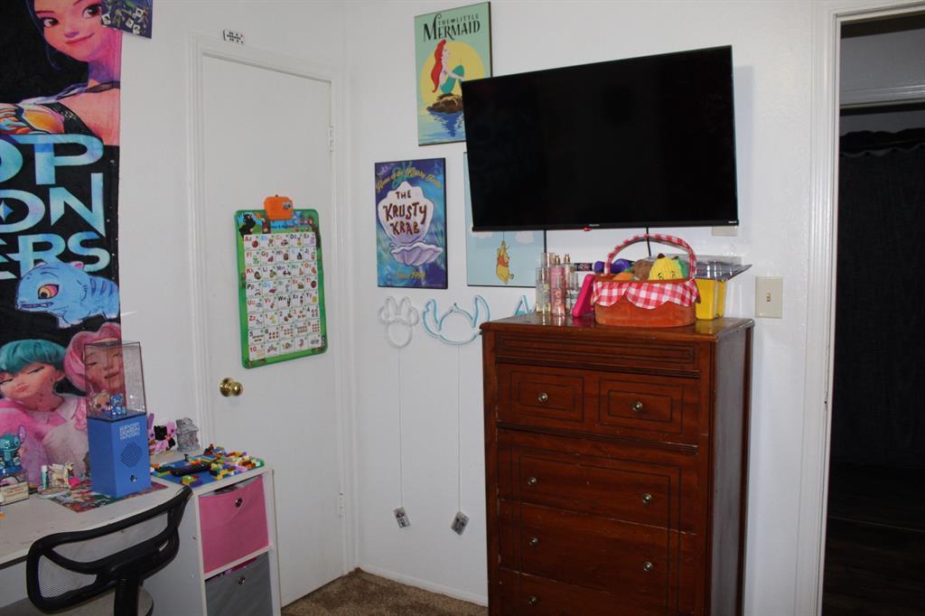408 English Drive Property Photo 21
