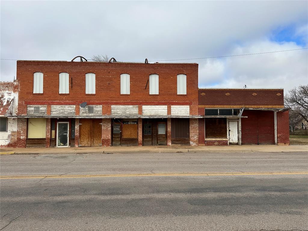 107 E Main Street Property Photo 1