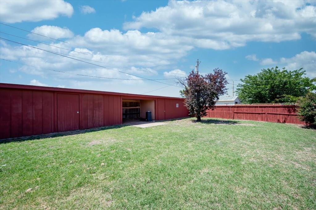 412 S Carol Street Property Photo 8