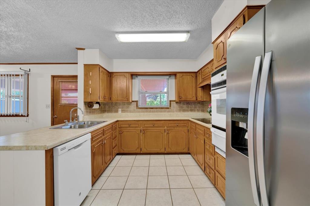 412 S Carol Street Property Photo 20